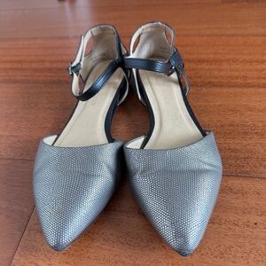 CL by Laundry Helena Flats with Ankle Strap Black & Silver 7.5